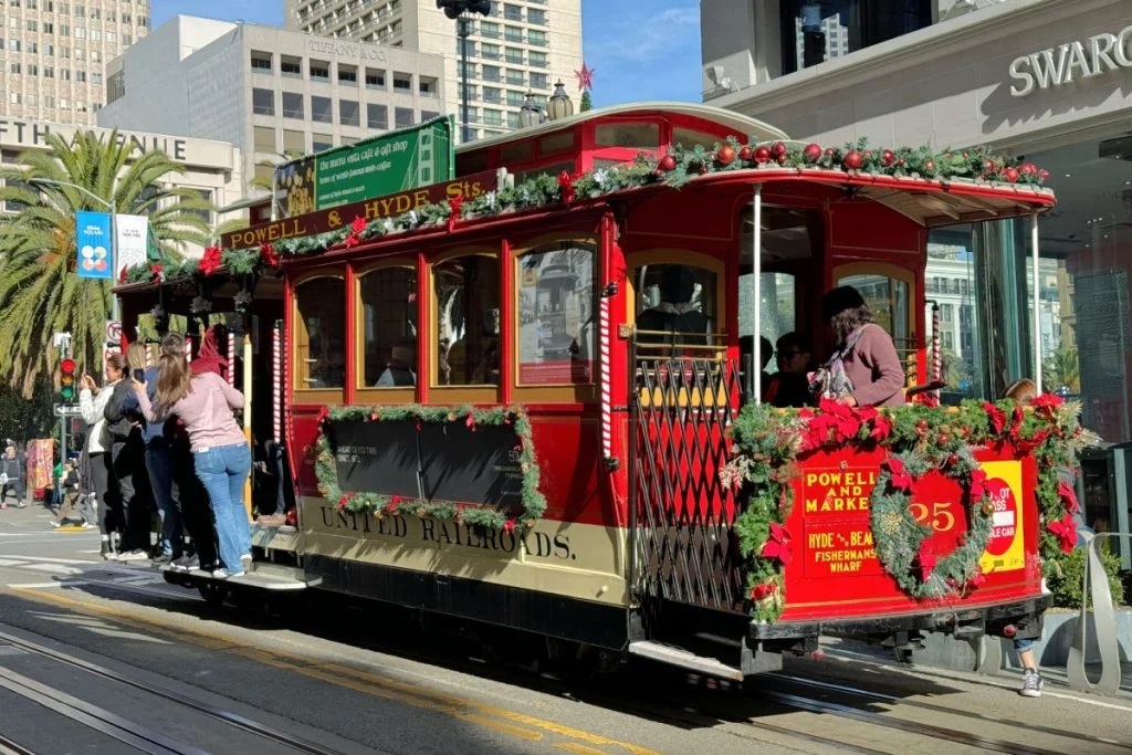 San-Francisco-Cable-Car-Christmas-Decorations-1024x683.jpg